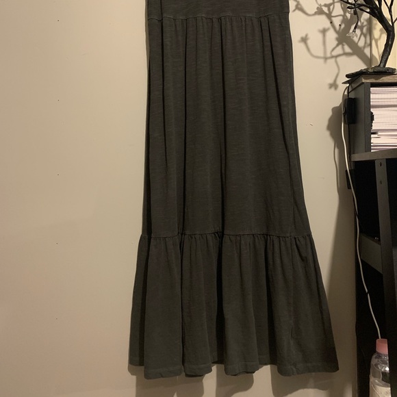 Long flowy grey dress. - Picture 5 of 5